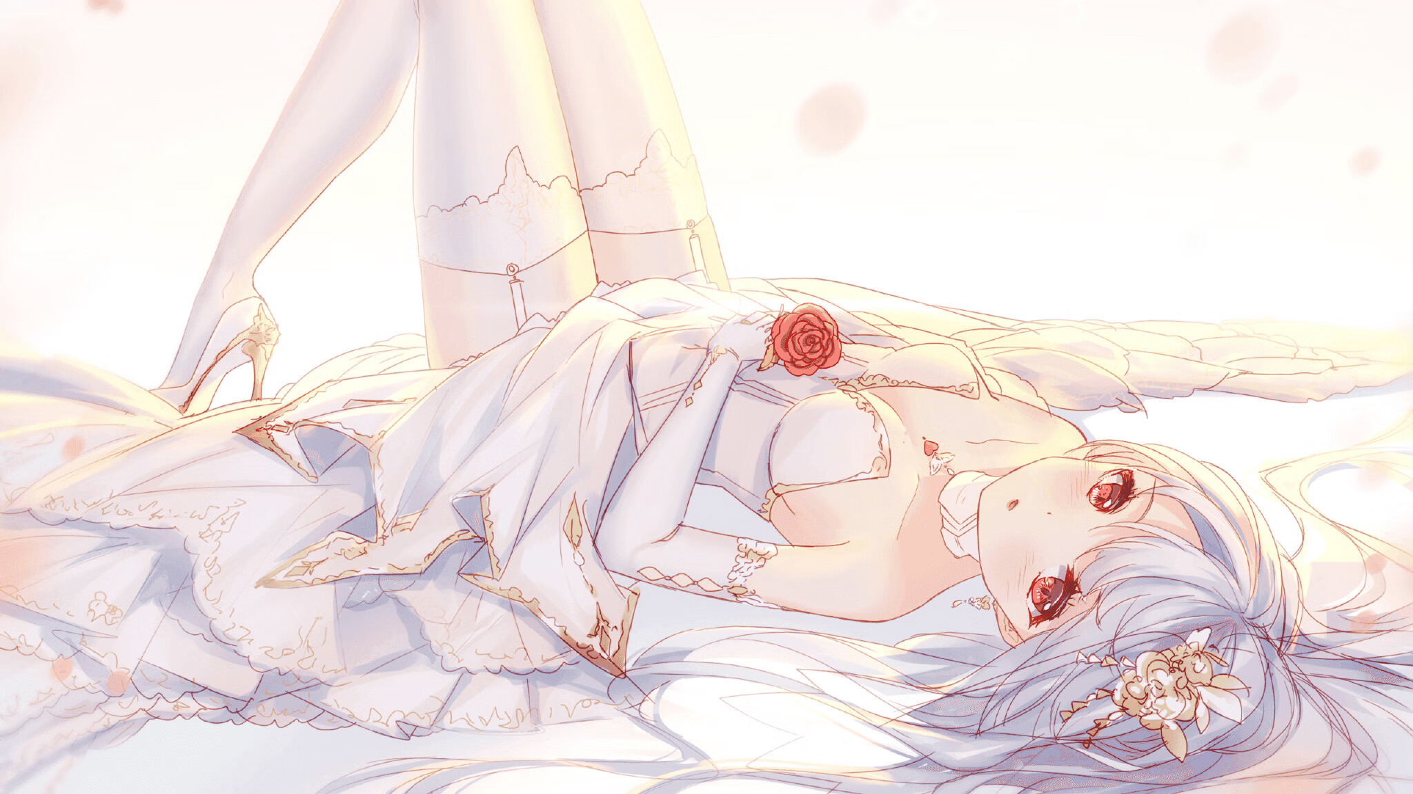 利物浦后卫亚诺普犀利抢断,带球发起反击,利物浦的阿诺德